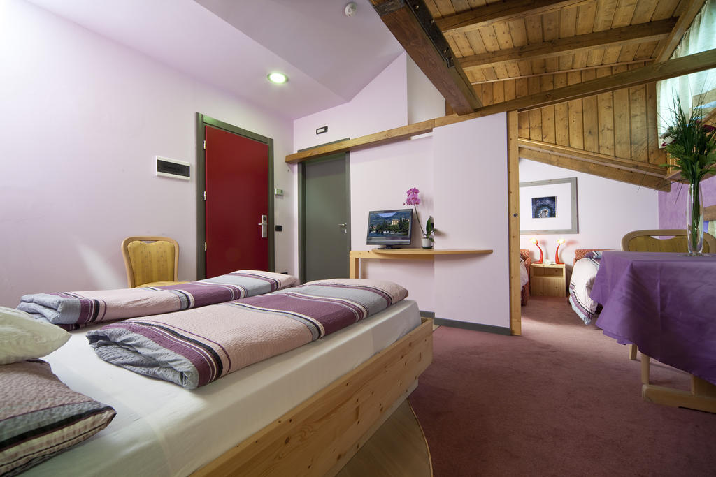 Hotel Marzia ลีวินโญ ภายนอก รูปภาพ